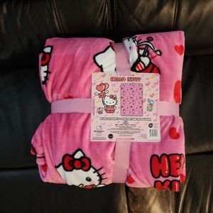 Hello kitty valentines blanket